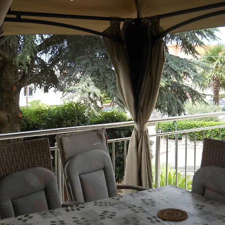 Diogenes Apartment *