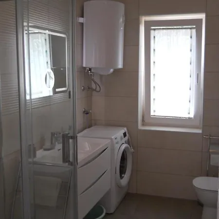 Diogenes شقة مالينسكا